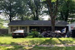 Pre-foreclosure in  GARNETT RD Memphis, TN 38117