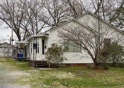 Pre-foreclosure in  LODGE ST Alcoa, TN 37701