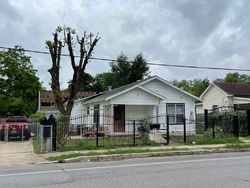 Pre-foreclosure in  W MALONE AVE San Antonio, TX 78214