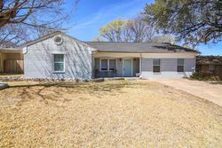 Pre-foreclosure in  OVERTON AVE Fort Worth, TX 76133