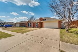 Yellowleaf Dr, Grand Prairie TX