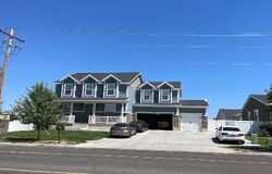 Pre-foreclosure in  W 700 S Syracuse, UT 84075