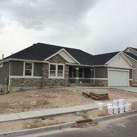 Pre-foreclosure in  W MOUNTAIN VIEW RD Lehi, UT 84043