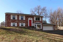 Pre-foreclosure in  WOODBINE LN Evansville, IN 47710