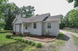 Pre-foreclosure in  COURTHOUSE RD Chesterfield, VA 23832