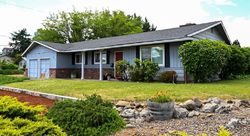 Pre-foreclosure in  HONEYSUCKLE AVE Medford, OR 97504