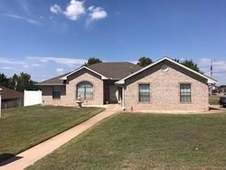 Pre-foreclosure in  LACEY DR Chickasha, OK 73018