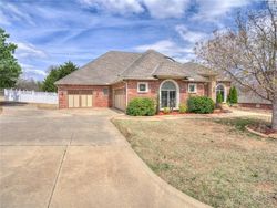 Pre-foreclosure in  ELIZABETH DR Oklahoma City, OK 73130