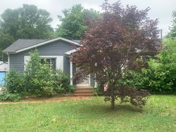 Pre-foreclosure in  CLEAR MEADOW LN Charlotte, NC 28227