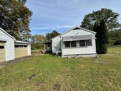Pre-foreclosure in  STATE ROUTE 32 N New Paltz, NY 12561
