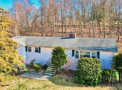 Pre-foreclosure Listing in OLD MILL RD BETHANY, CT 06524