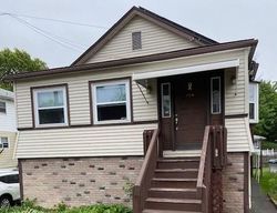 Pre-foreclosure in  MEDFORD ST West Haven, CT 06516