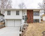 Pre-foreclosure in  LAKEVIEW DR Omaha, NE 68127
