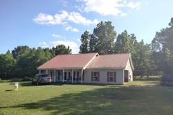 Pre-foreclosure Listing in COMEAUX DR POPLARVILLE, MS 39470