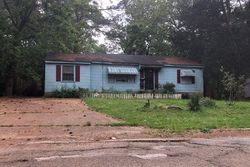 Pre-foreclosure in  BROOKWOOD DR Jackson, MS 39212
