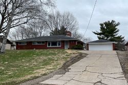 Pre-foreclosure in  GEM ST N Saint Paul, MN 55109