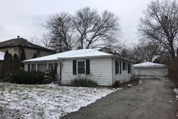 Pre-foreclosure in  S QUENTIN RD Palatine, IL 60067