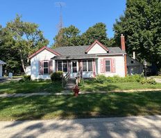 Pre-foreclosure in  LOCUST ST Marengo, IL 60152