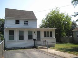 Pre-foreclosure in  SIDNEY AVE Swansea, MA 02777