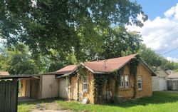Pre-foreclosure in  10TH ST Wood River, IL 62095