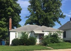Pre-foreclosure in  VANDALIA ST Collinsville, IL 62234