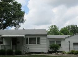 Pre-foreclosure in  MICHIGAN AVE Granite City, IL 62040