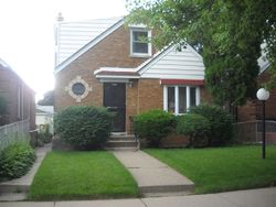 Pre-foreclosure in  S CALUMET AVE Chicago, IL 60628