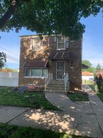 Pre-foreclosure in  S GREENWOOD AVE Chicago, IL 60628
