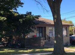 Pre-foreclosure in  S PERRY AVE Chicago, IL 60628