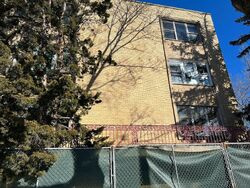 Pre-foreclosure in  CHICAGO AVE N Oak Park, IL 60302