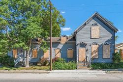Pre-foreclosure in  N CANFIELD AVE Chicago, IL 60631