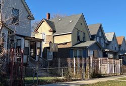 Pre-foreclosure in  N LEAMINGTON AVE Chicago, IL 60644