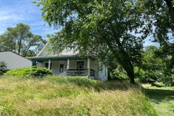 Pre-foreclosure in  INDIANOLA AVE Des Moines, IA 50315