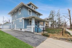 Pre-foreclosure in  5TH AVE SE Cedar Rapids, IA 52403
