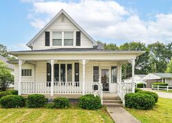 Pre-foreclosure in  N 11TH ST Elwood, IN 46036
