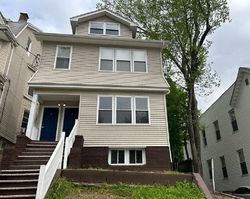 Pre-foreclosure in  ABINGER PL Newark, NJ 07106