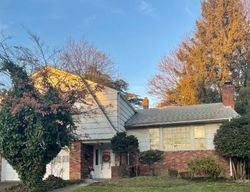 Pre-foreclosure in  ANDERSON DR Clifton, NJ 07013