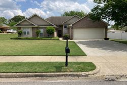 Pre-foreclosure in  PARKVIEW DR S Montgomery, AL 36117