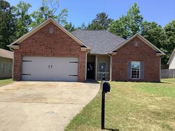  Meriweather Dr, Calera AL