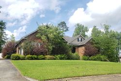 Pre-foreclosure in  SHADOW WOODS LN Ozark, AL 36360