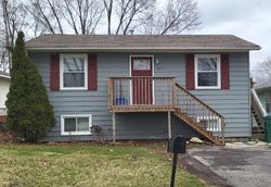 Pre-foreclosure in  BARBERRY LN Round Lake, IL 60073