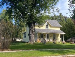 Pre-foreclosure in  8TH ST Reedsburg, WI 53959