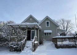 Pre-foreclosure in  MAPLE AVE Belvidere, IL 61008
