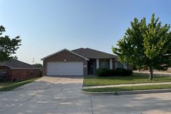 Pre-foreclosure in  HOGAN DR Fort Worth, TX 76126