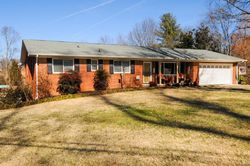 Pre-foreclosure in  GREENWICH DR Maryville, TN 37803