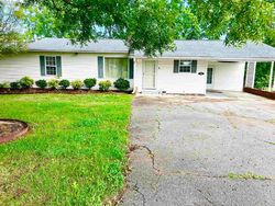Pre-foreclosure in  FOSTERS GROVE RD Chesnee, SC 29323