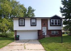 Pre-foreclosure in  LEMANS WAY Fairview Heights, IL 62208