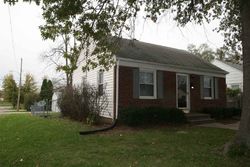 Pre-foreclosure in  W 31ST ST Davenport, IA 52803