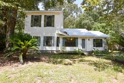 Pre-foreclosure in  BEACONS BEND RD Crestview, FL 32536