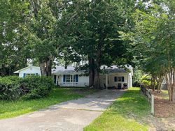 Pre-foreclosure in  ROBIN RD Morehead City, NC 28557